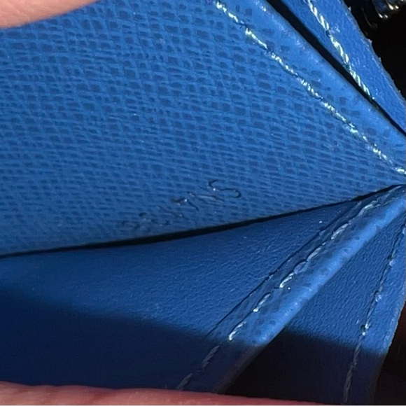 LIKE NEW Louis Vuitton Zippy Coin Purse - Picture 5 of 7